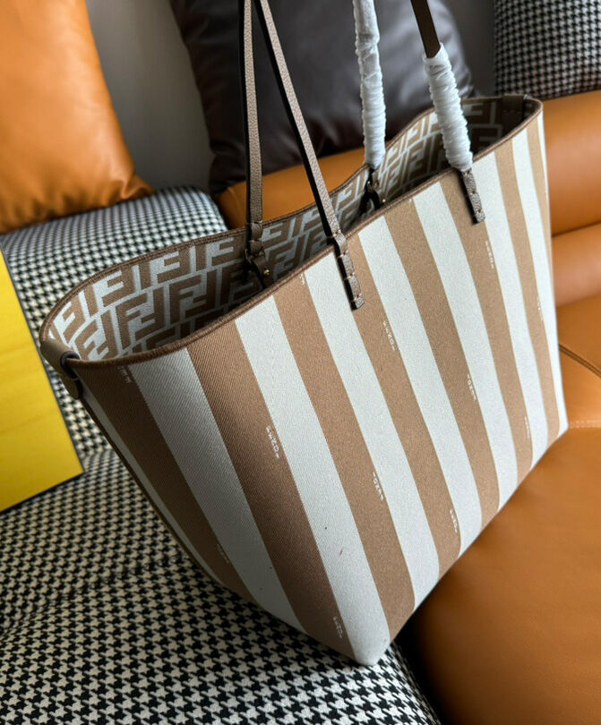Fendi Large Roll 8BH425